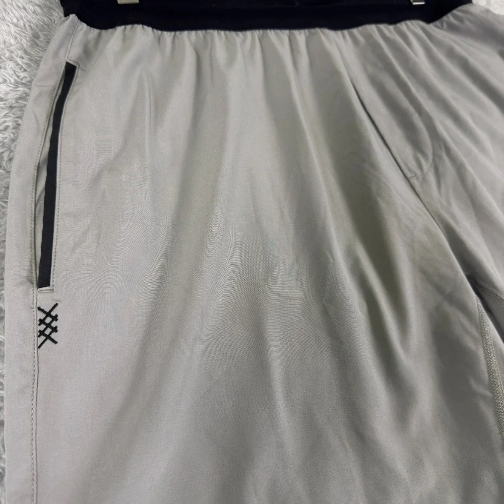 Rhone Men's Mako Tech Shorts Unlined Sage Green Grey Size L Athletic